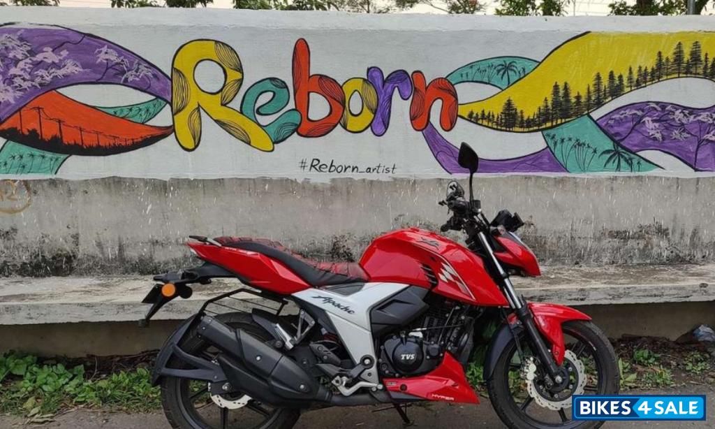 TVS Apache RTR 160 4V BS6