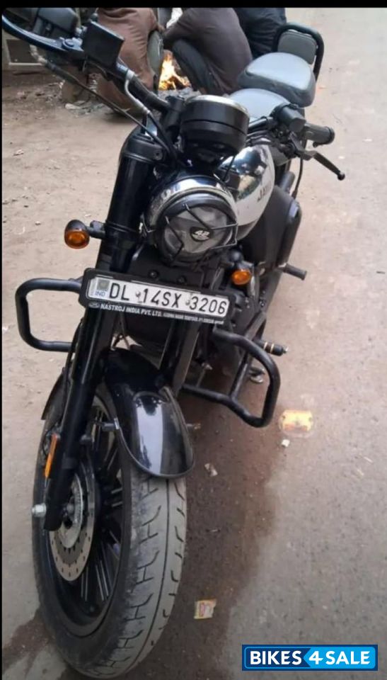 Jawa 42 Bobber Black Mirror