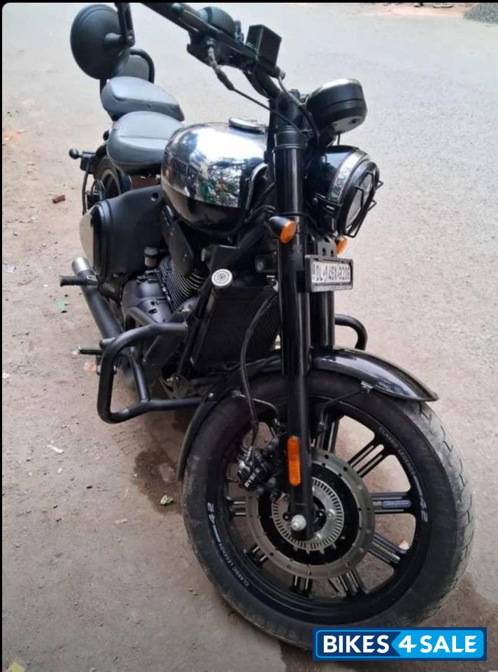 Jawa 42 Bobber Black Mirror