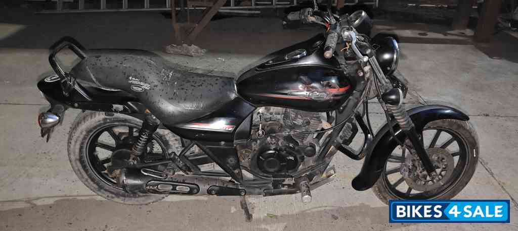 Mat Black Bajaj Avenger Street 220