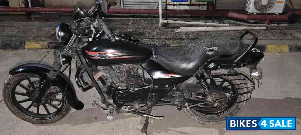 Mat Black Bajaj Avenger Street 220