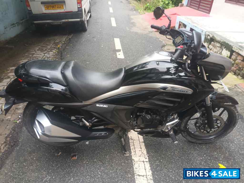 Black Suzuki Intruder 150