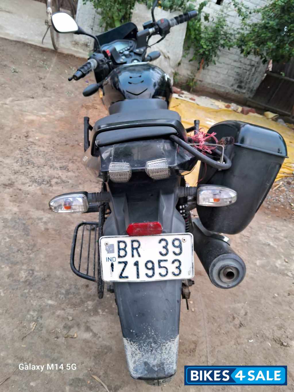 Black Bajaj Pulsar 150 DTSi