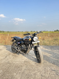 Royal Enfield Hunter 350 Metro