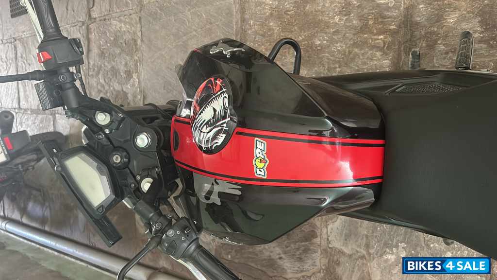 Black TVS Apache RTR 200 4V 2020