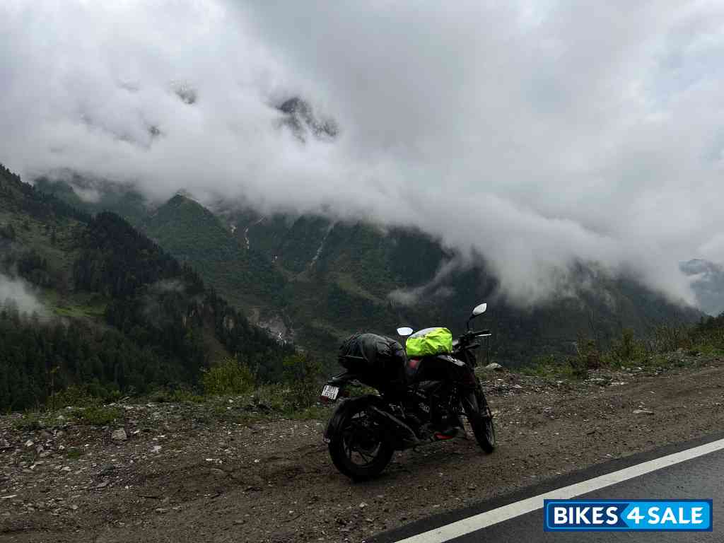 Black TVS Apache RTR 200 4V 2020