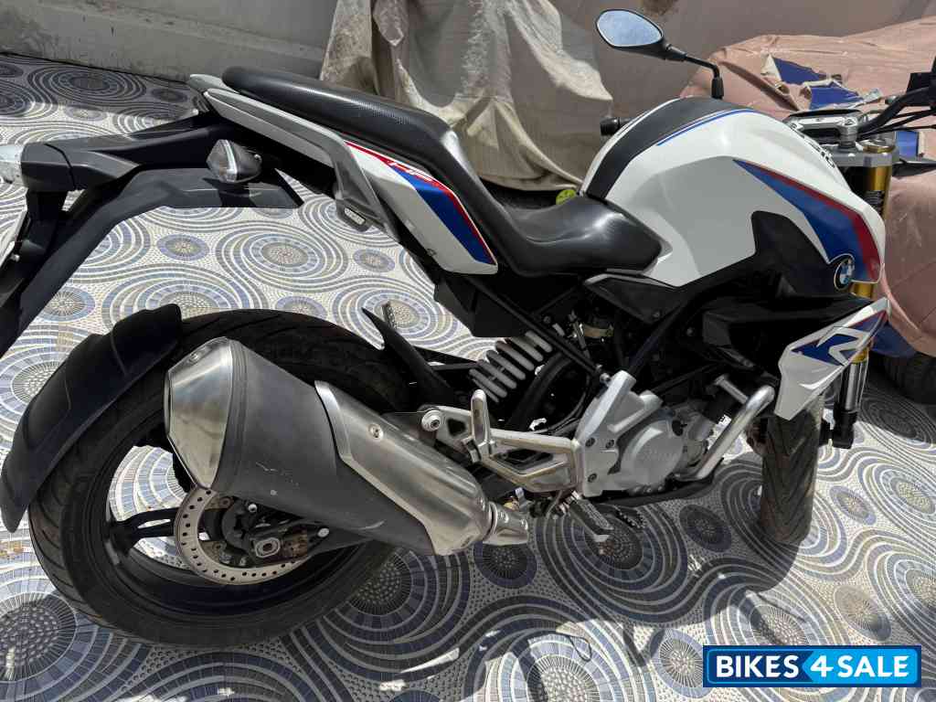 Bmw White BMW G 310 R Bmw White BMW G 310 R