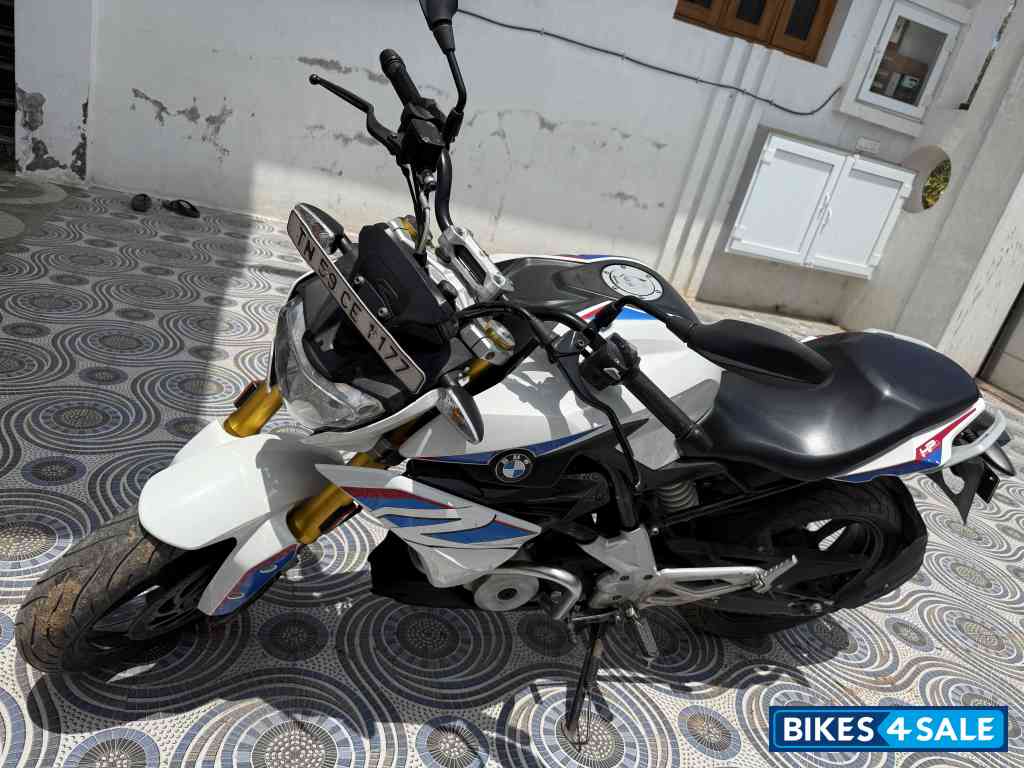 Bmw White BMW G 310 R Bmw White BMW G 310 R