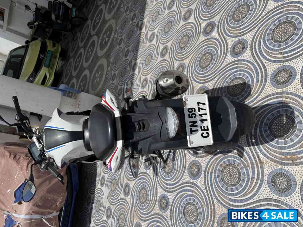 Bmw White BMW G 310 R Bmw White BMW G 310 R