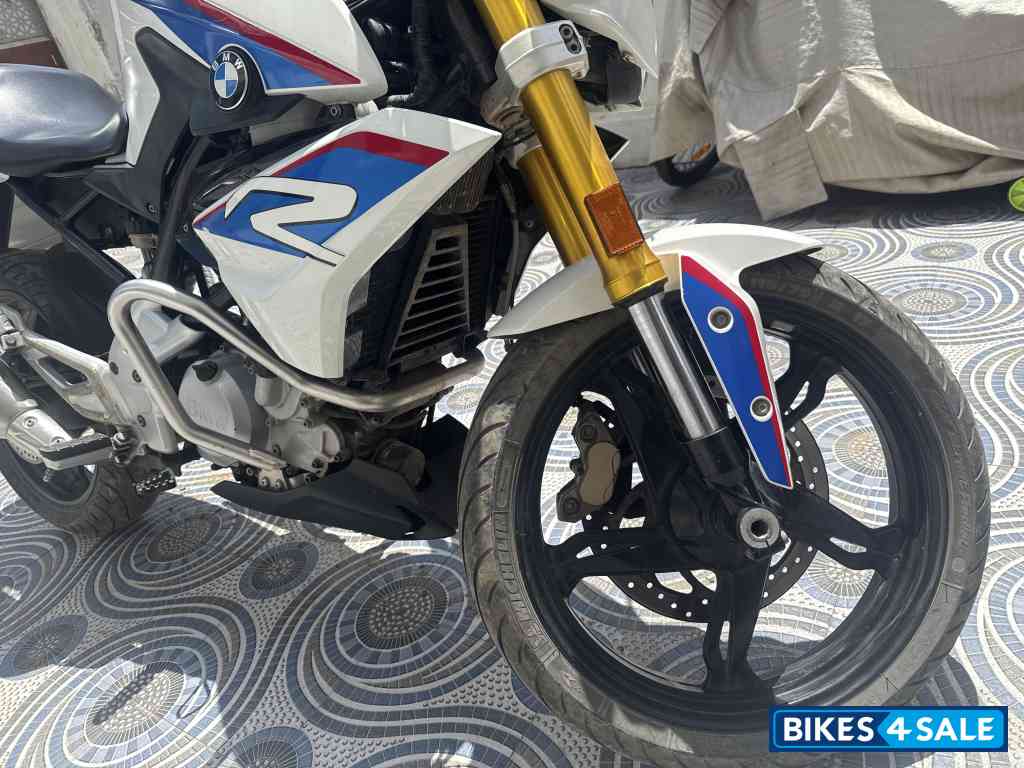 Bmw White BMW G 310 R Bmw White BMW G 310 R