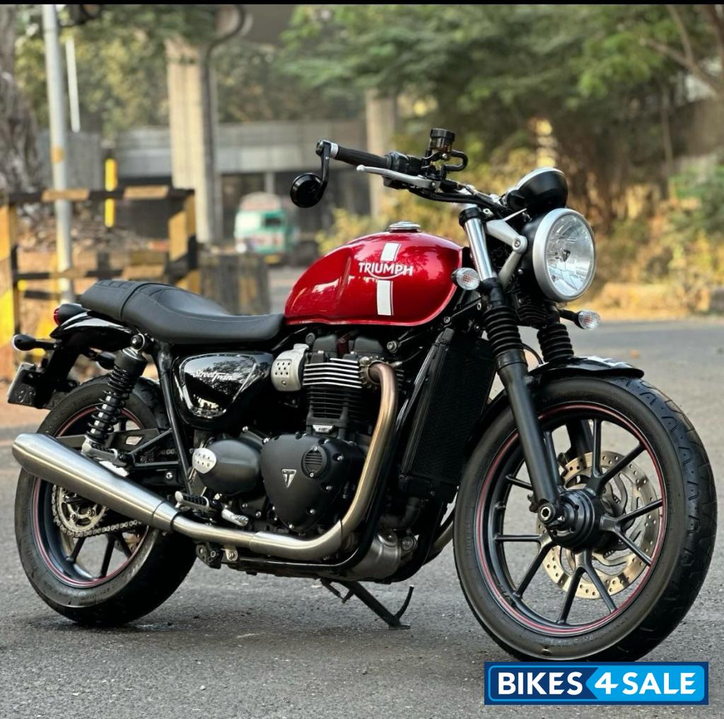 Triumph Street Twin