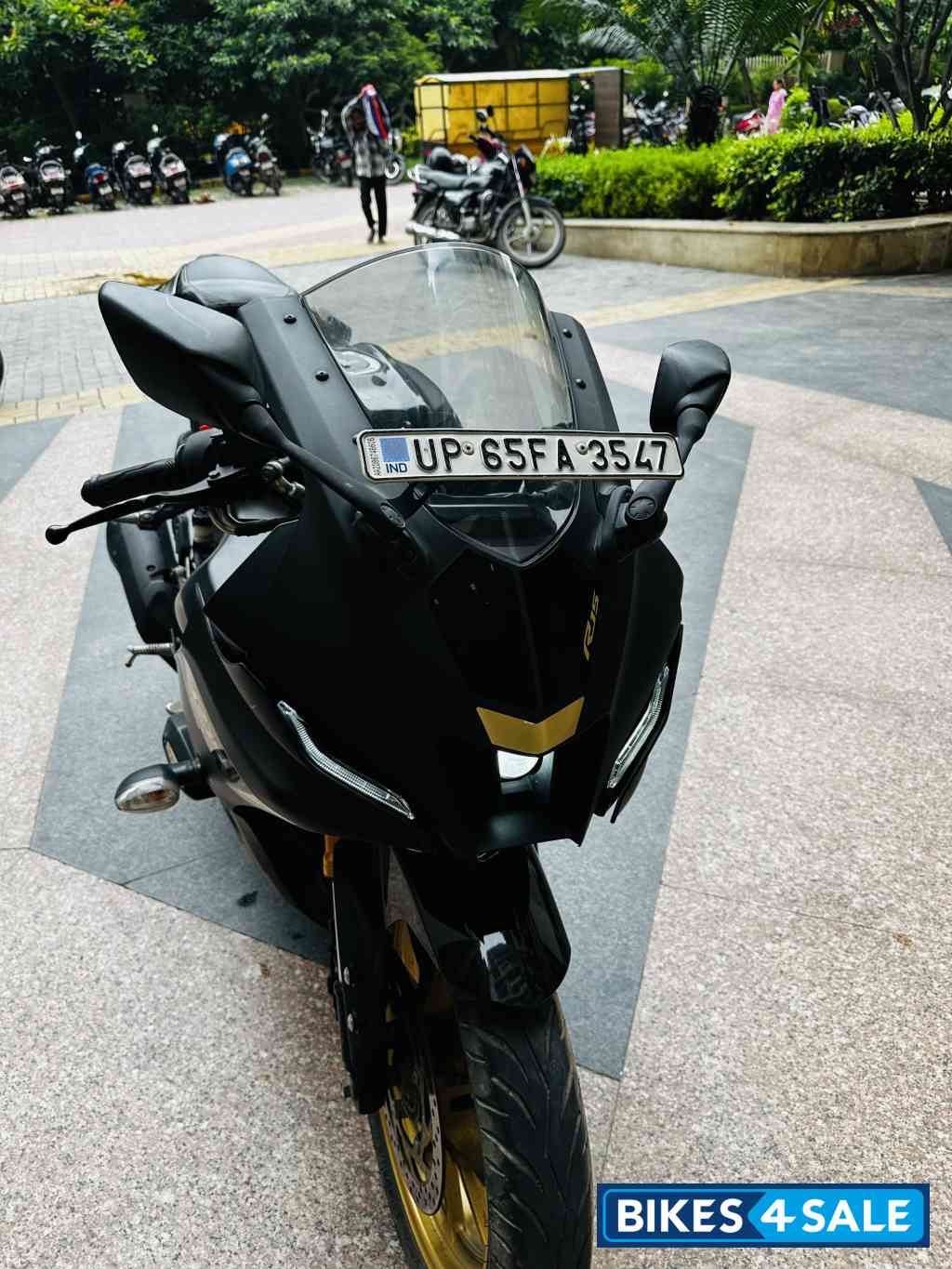 Yamaha R15 V4