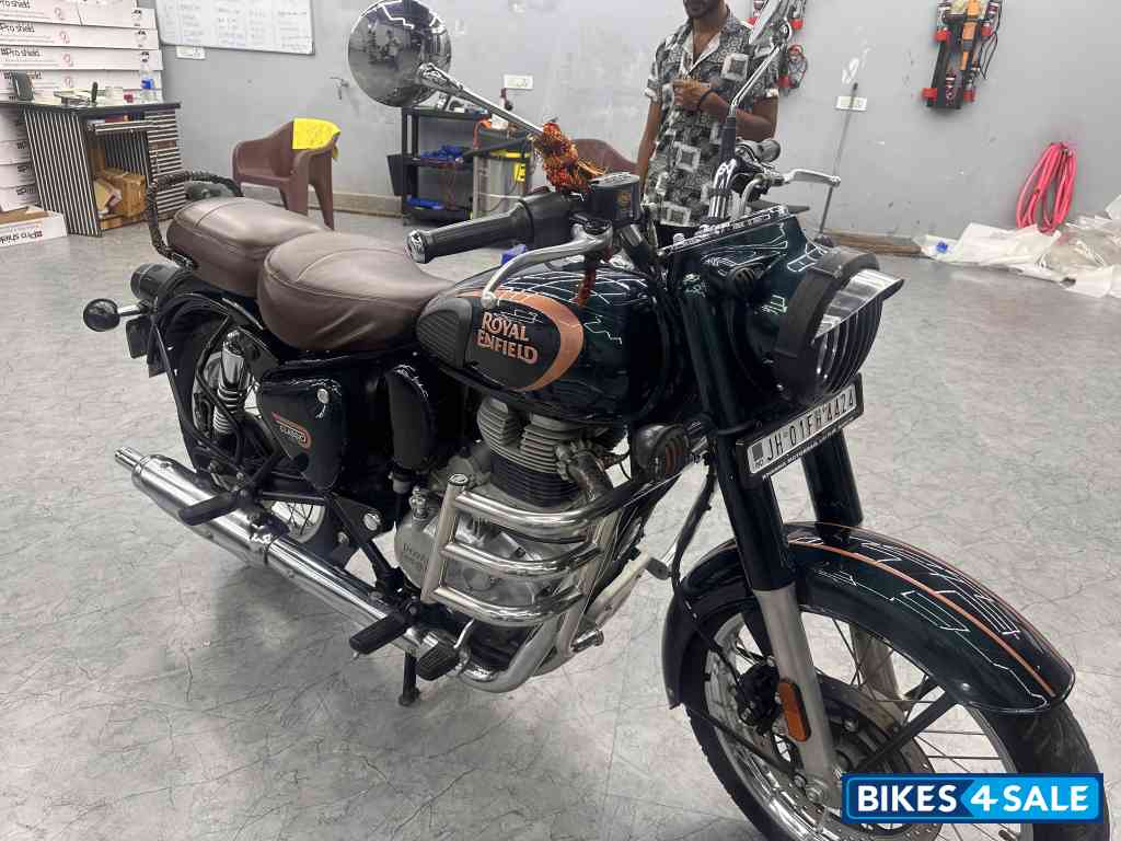 Helcyon Green Royal Enfield Classic 350 2024