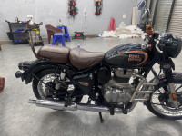 Helcyon Green Royal Enfield Classic 350 2024