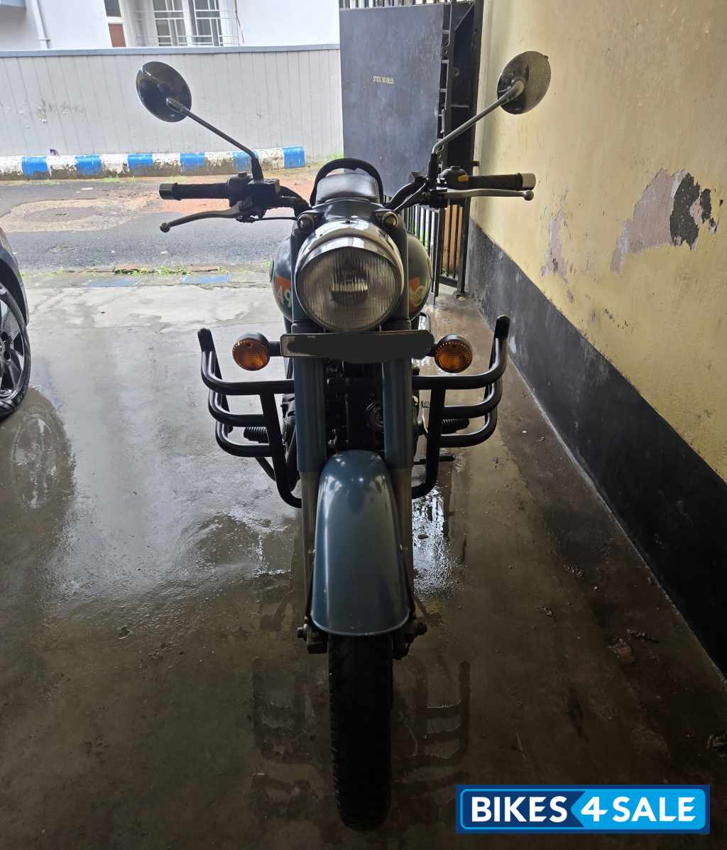 Royal Enfield Classic Squadron Blue