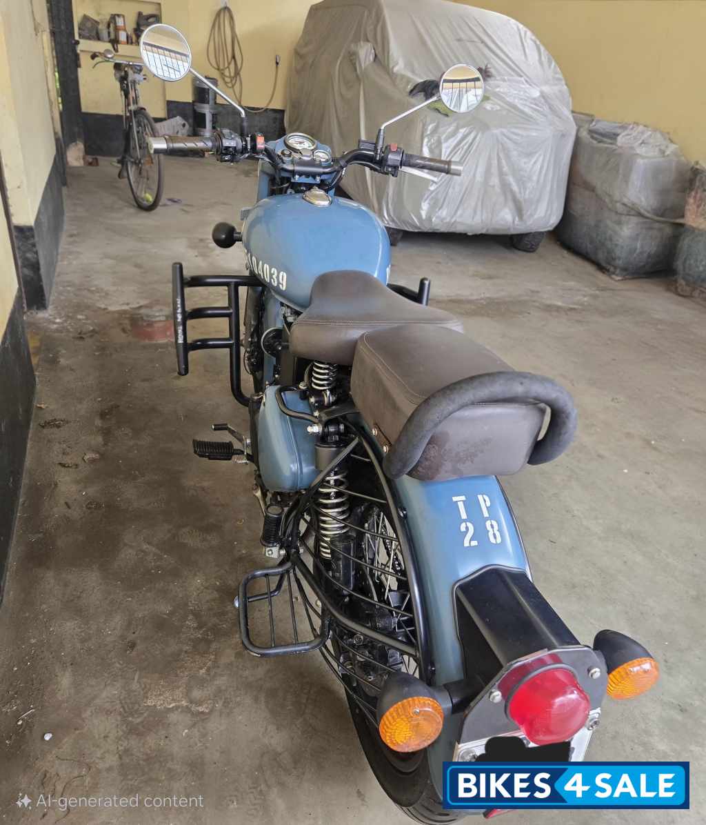 Royal Enfield Classic Squadron Blue