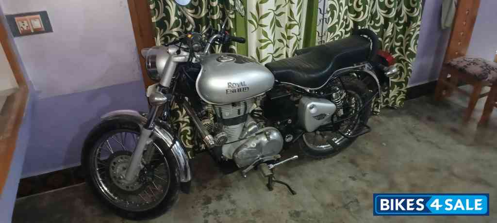 Silver Royal Enfield Bullet Electra Twinspark