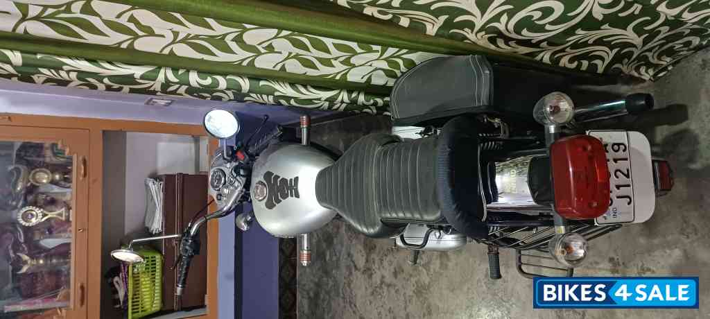 Silver Royal Enfield Bullet Electra Twinspark