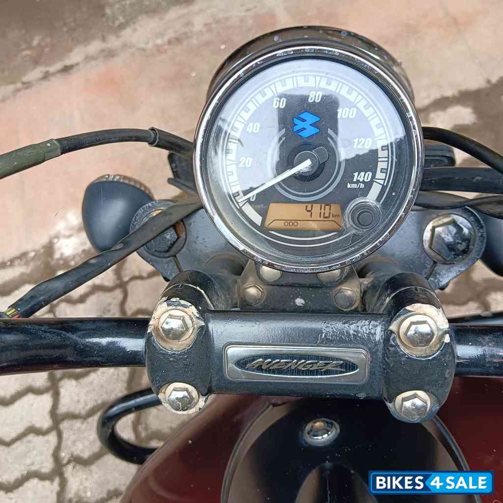 Maroon Bajaj Avenger Street 150