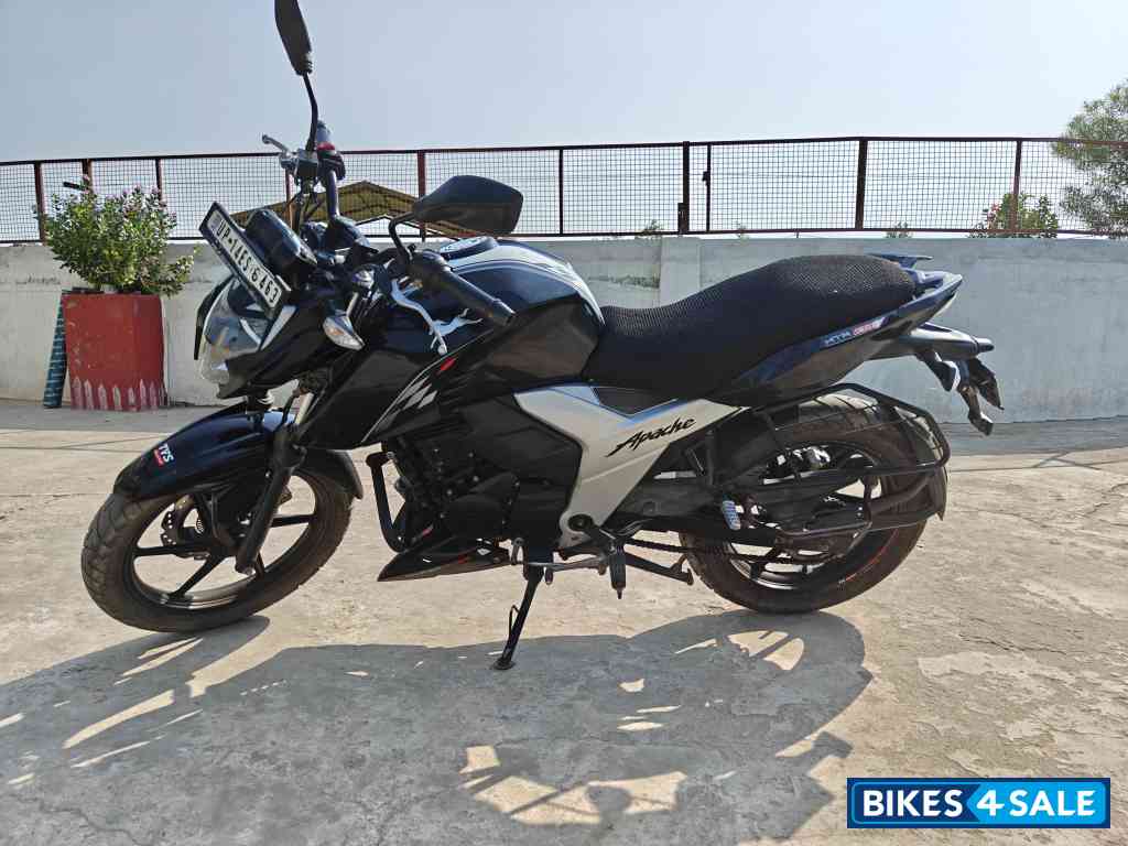 TVS Apache RTR 160 4V