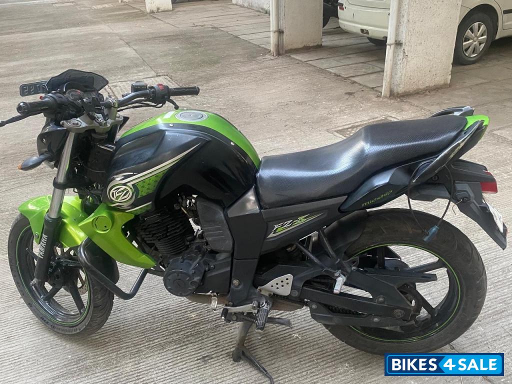 Green Yamaha FZ16
