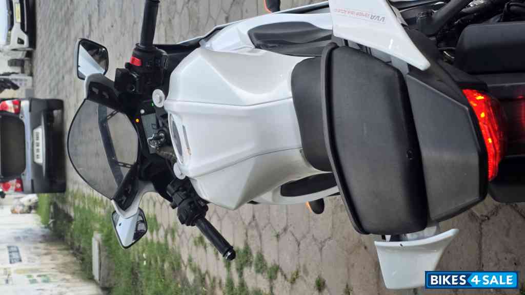 Intensity White Yamaha R15 V4