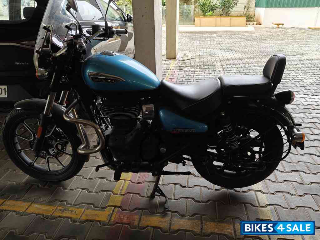 Blue Royal Enfield Meteor 350 Supernova Blue Royal Enfield Meteor 350 Supernova
