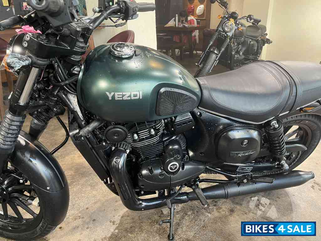 Hunter Green Yezdi Roadster Dark