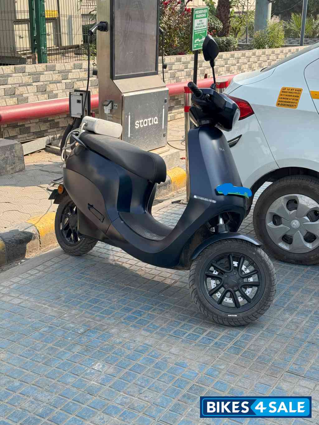 Midnight Blue Ola S1 Pro