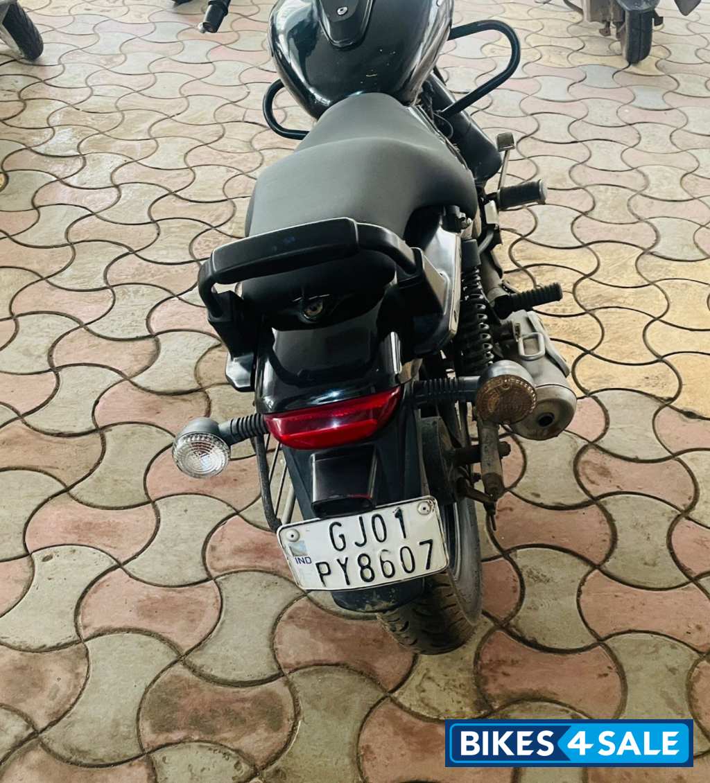 Bajaj Avenger Street 180