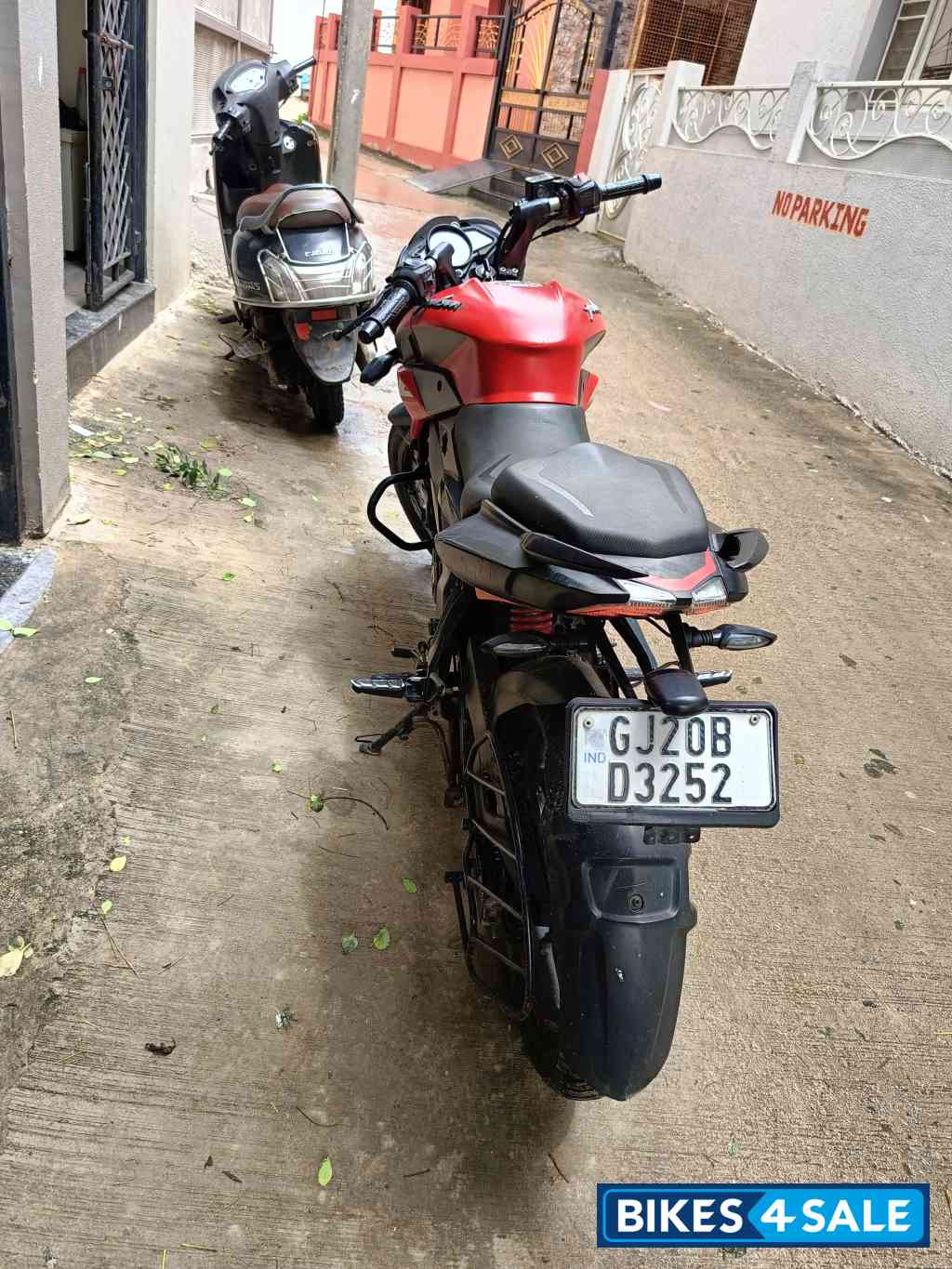 Red Bajaj Pulsar NS125 BS6