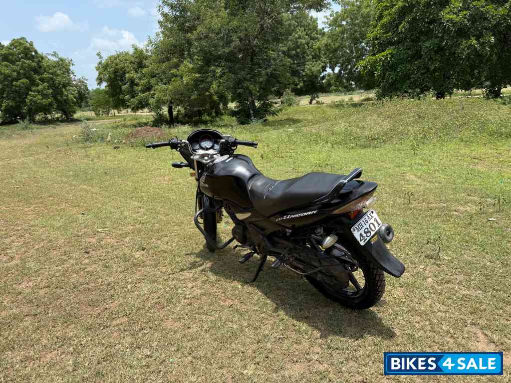 Black Honda CB Unicorn