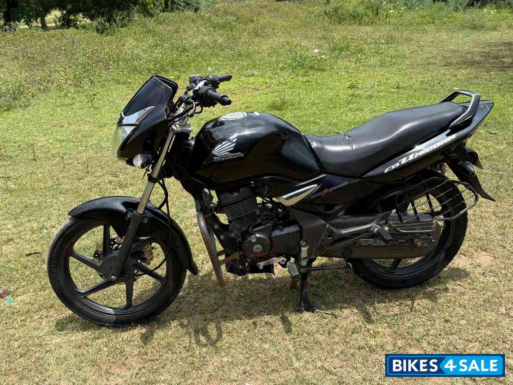 Black Honda CB Unicorn Black Honda CB Unicorn