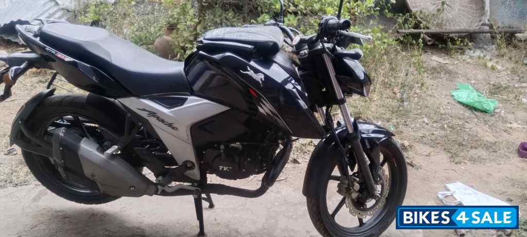 TVS Apache RTR 160 4V BS6