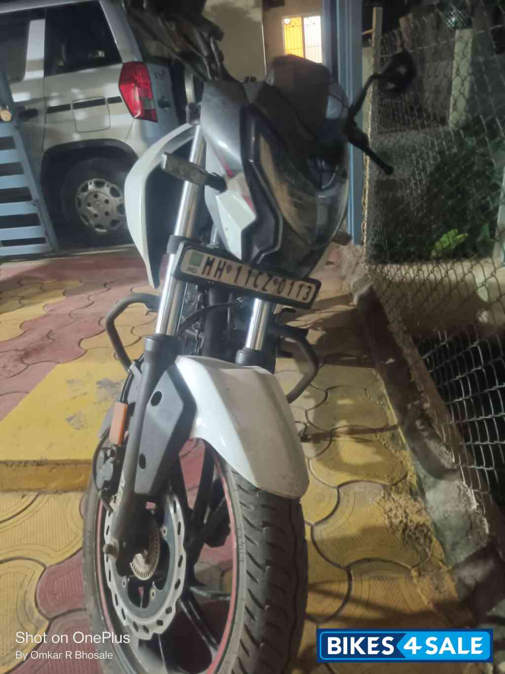 White Hero Xtreme 160R