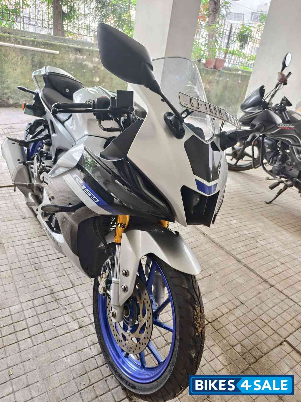 Yamaha R15M