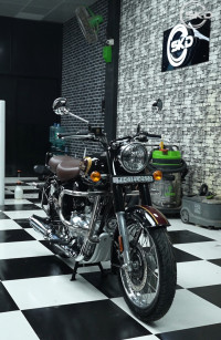 Halcyon Black Royal Enfield Classic 350