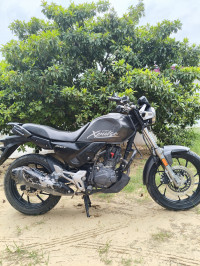 Black Hero XPulse 200T