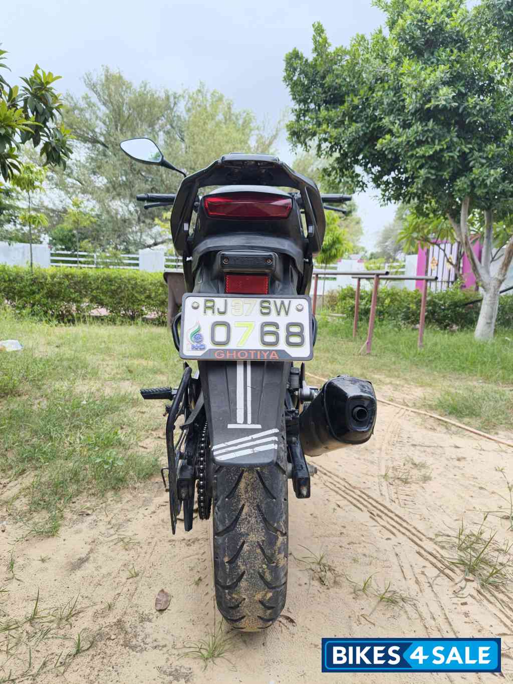 Black Hero XPulse 200T Black Hero XPulse 200T