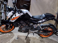 KTM Duke 200