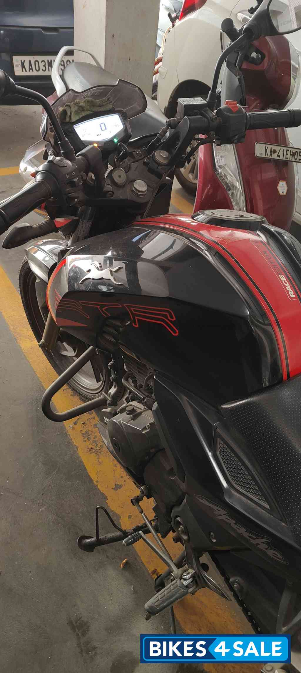 TVS Apache RTR 200 4V Race Edition 2.0