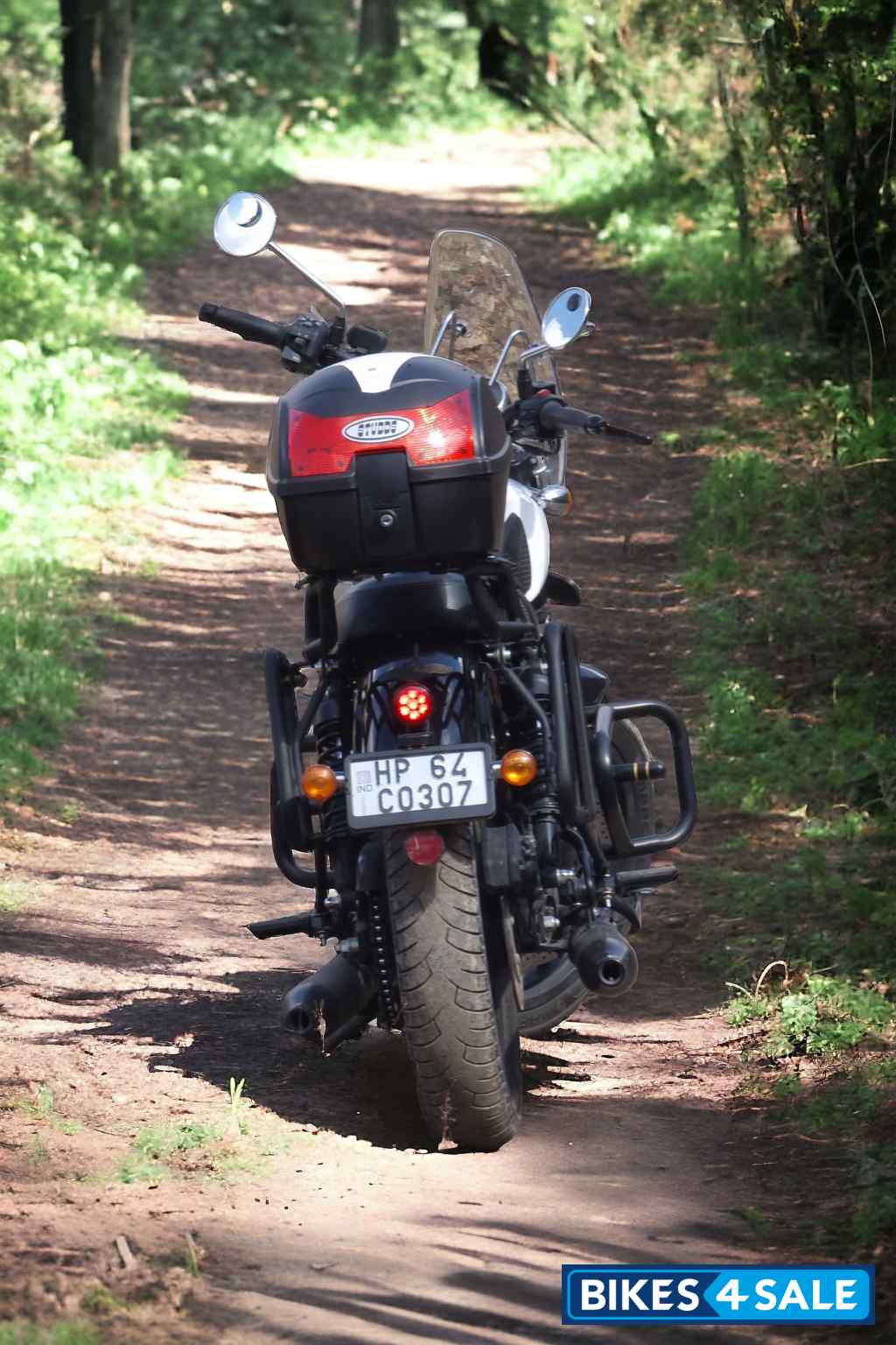 Yezdi Roadster Dual Tone