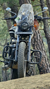 Yezdi Roadster Dual Tone