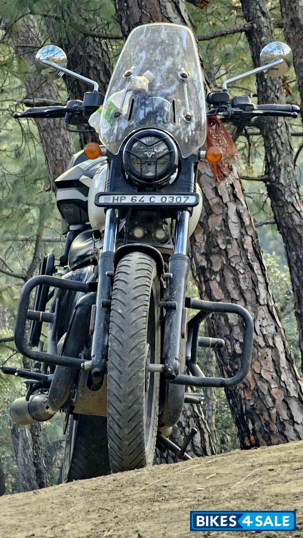 Yezdi Roadster Dual Tone