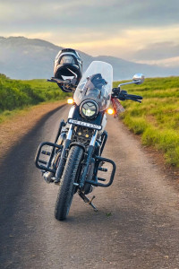 Yezdi Roadster Dual Tone