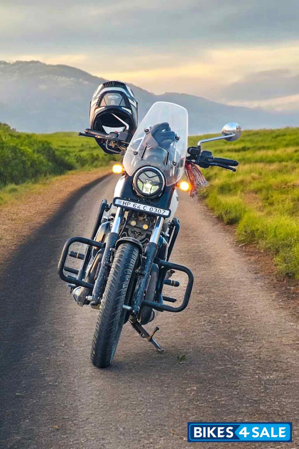 Yezdi Roadster Dual Tone