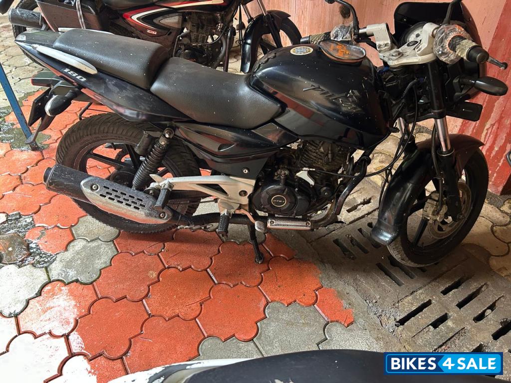Bajaj Pulsar 180