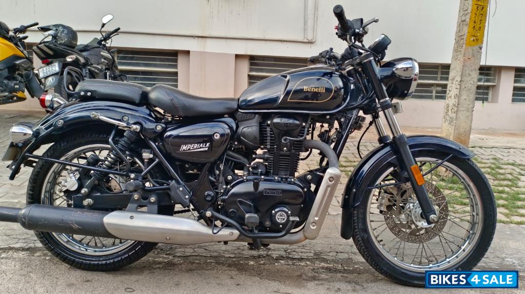 Black Benelli Imperiale 400