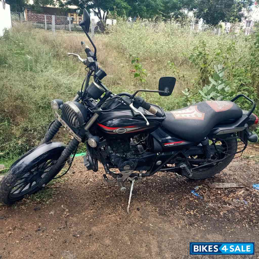 Black Bajaj Avenger Street 220