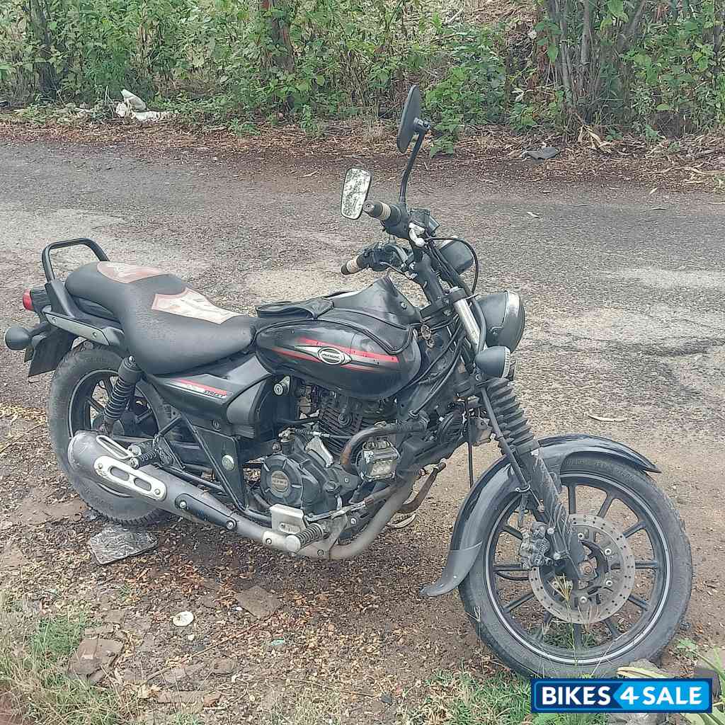 Black Bajaj Avenger Street 220